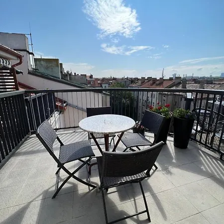 Apartment Ce Castle